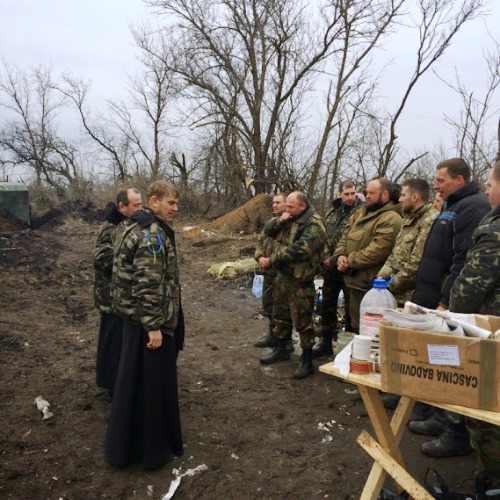Капелани УГКЦ підтримують бойовий дух у Маріуполі.(ФОТО) Капелани УГКЦ підтримують бойовий дух у Маріуполі.(ФОТО)